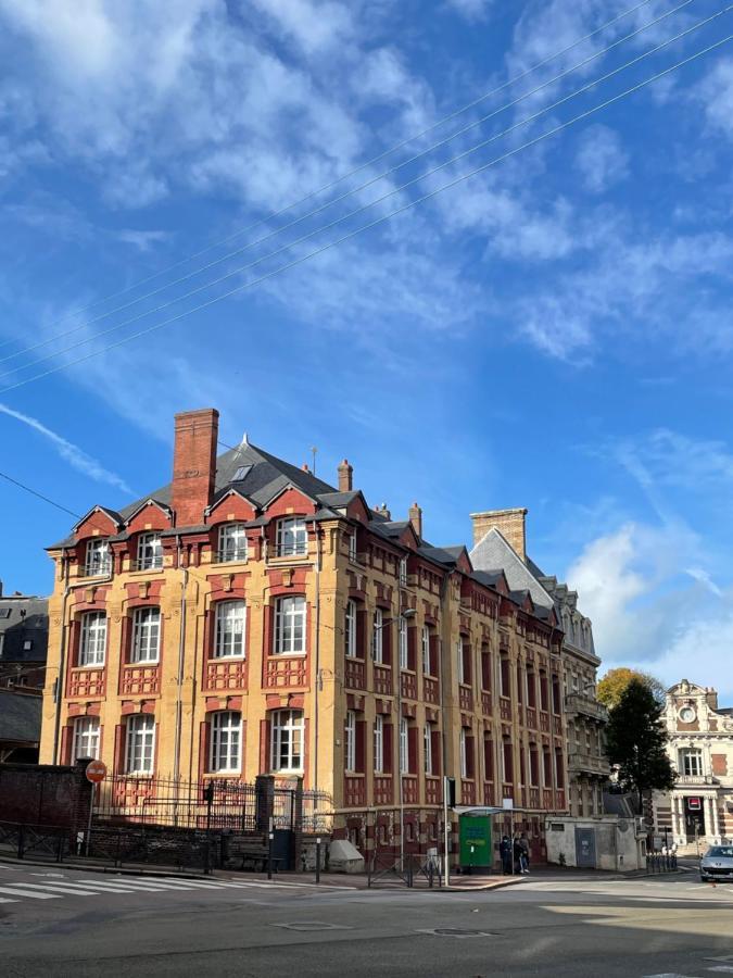 "C'Est La Recre" Place De Parking Privative Centre Ville Dieppe Dış mekan fotoğraf